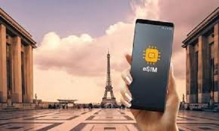 أفضل تطبيقات eSIM للسفر في عام 2026: مقارنة بين Yesim و Holafly و Airalo و Revolut و Saily