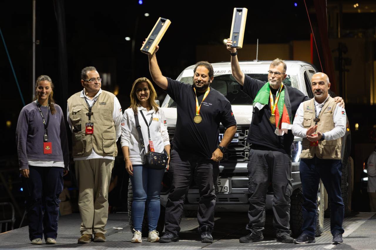 كانيون AT4X بطل رالي وادي القمر