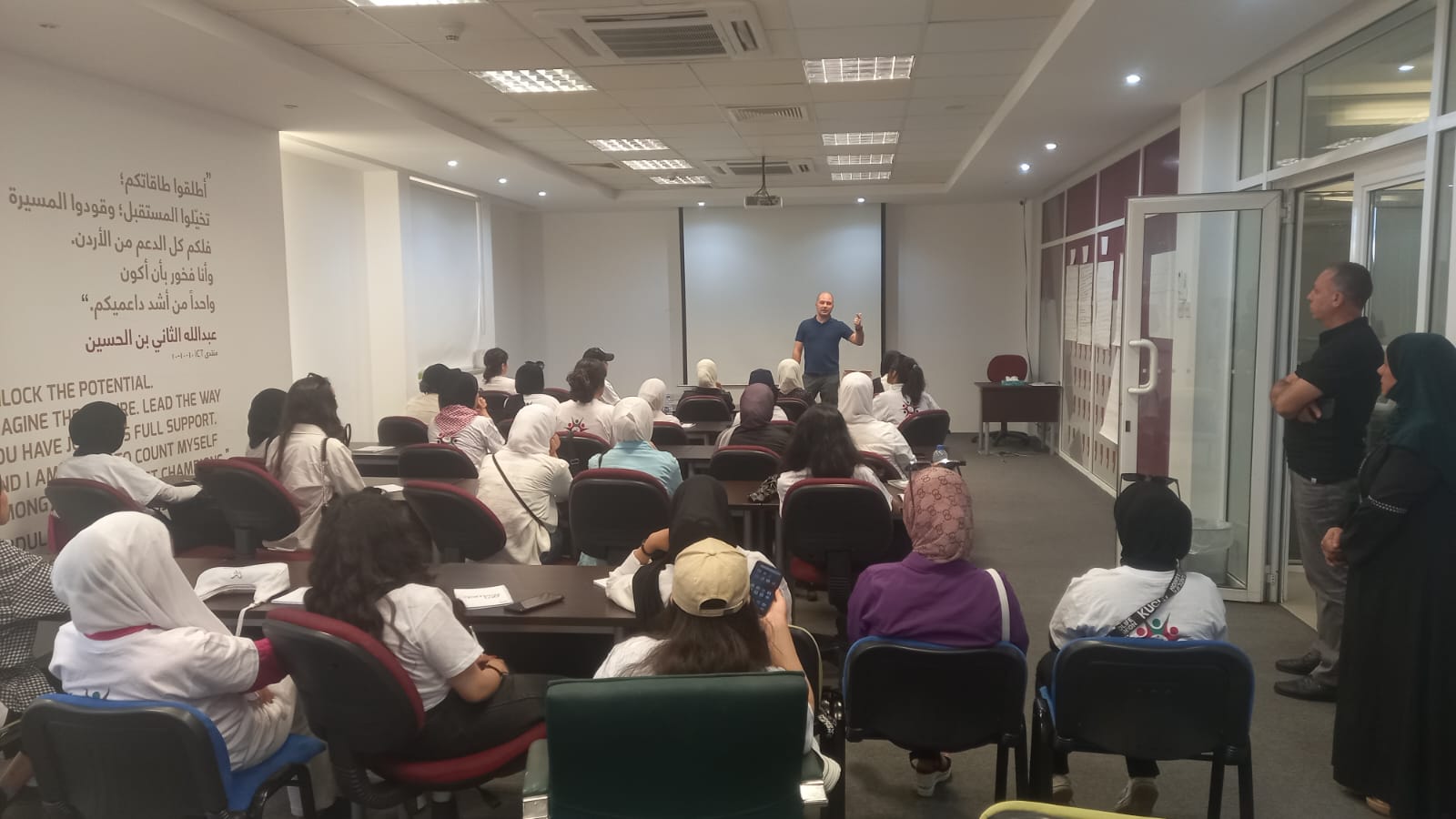 انطلاق فعاليات معسكر تصميم الألعاب الإلكترونية للإناث | اخبار الاردن