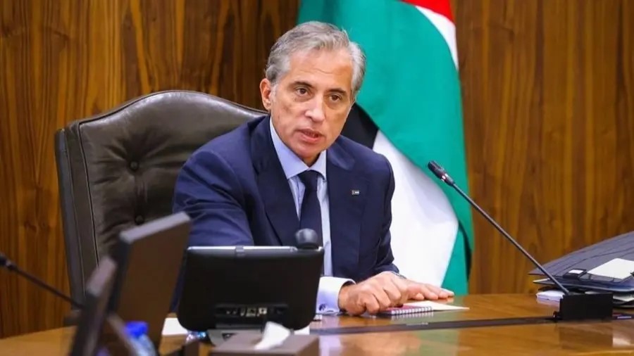 في مداعبةٍ دبلوماسية مع الشرفات ..  أين أصاب الرئيس؟