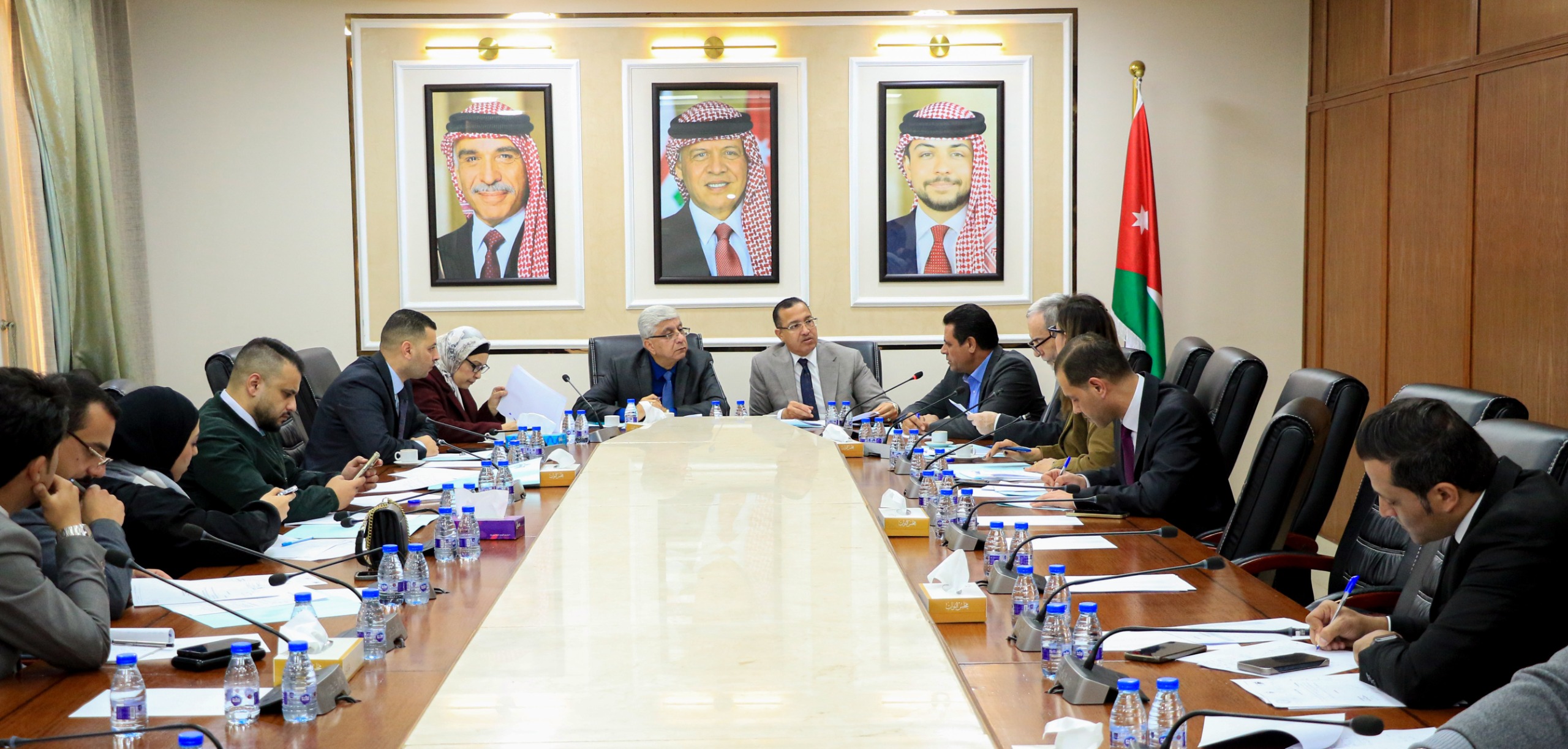  الإدارية والبيئة النيابيتان تناقشان خطط تنفيذ الاستراتيجية الوطنية للنظافة