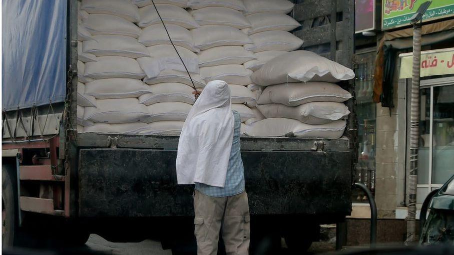 رفع سعر دقيق القمح الموحد بمقدار 4.8 دينار للشهر الحالي