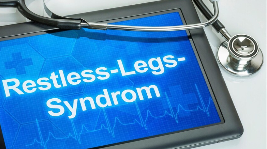 تجاهل تململ الساقين يؤدي إلى الأرق المزمن وأمراض القلب