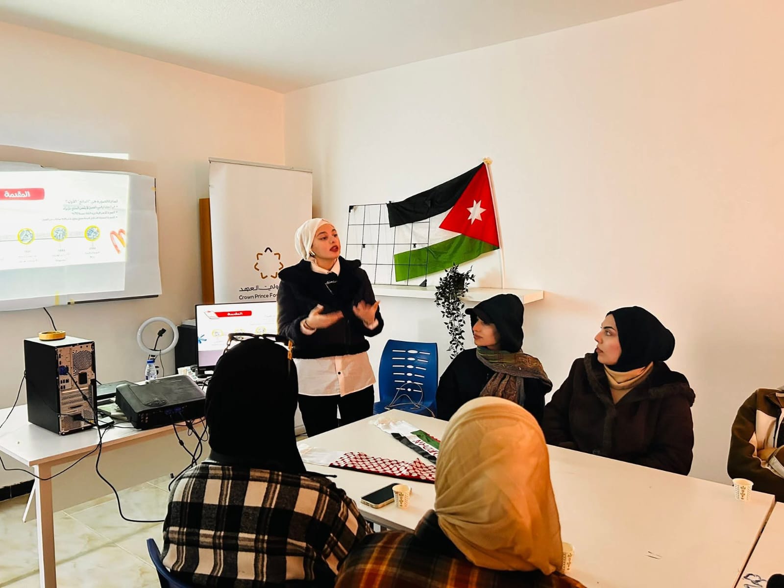 تدريب متخصص في قضاء الموجب حول تصوير المنتجات الحرفية بأسلوب احترافي