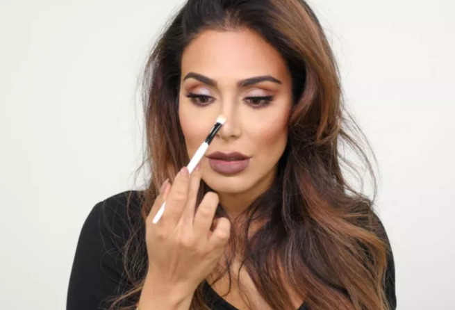 حيل مكياج لتصغير الأنف بخطوات بسيطة