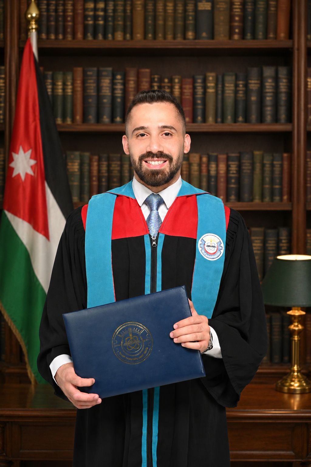الدكتور محمد خليل محسن ..  مبارك التخرج من جامعة العلوم والتكنولوجيا 