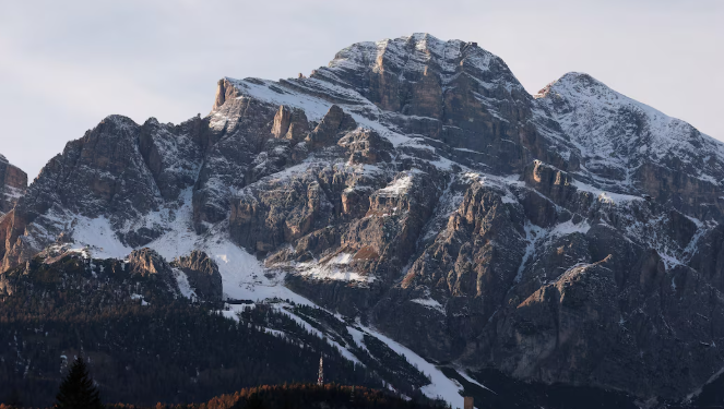 العثور على آثار أقدام ديناصورات بجبال الألب في إيطاليا