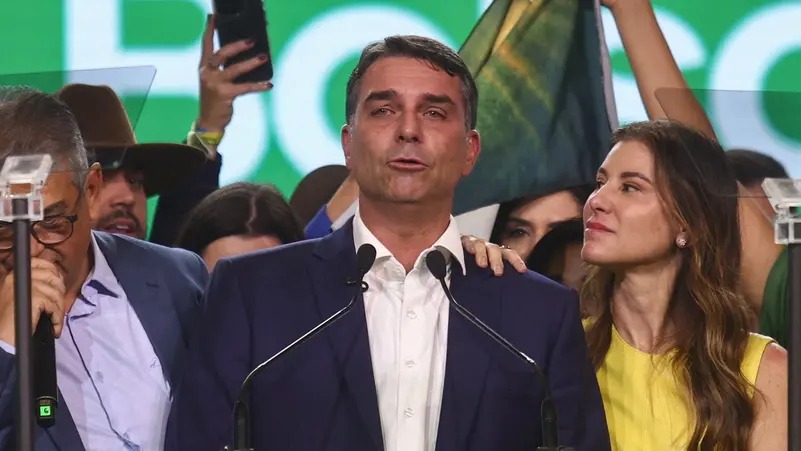 فلافيو بولسونارو يترشح رسميا للانتخابات الرئاسية في البرازيل