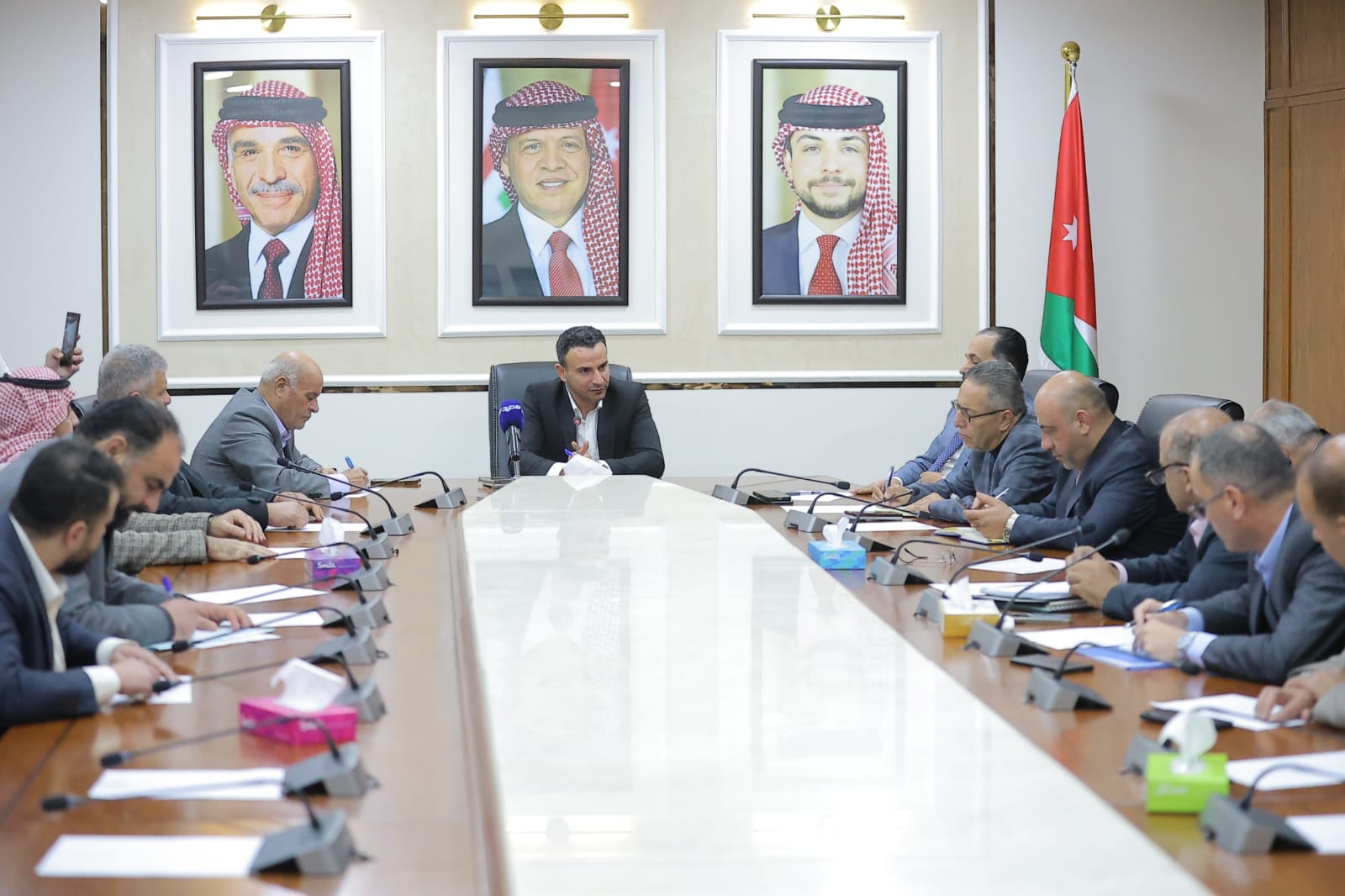 المياه النيابية تناقش تحديات القطاع 