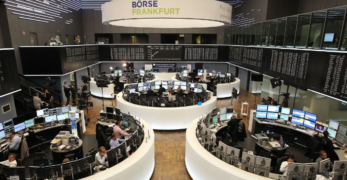 مخاوف رفع الفائدة تدفع أسهم أوروبا لأدنى مستوى في 14 أسبوعا