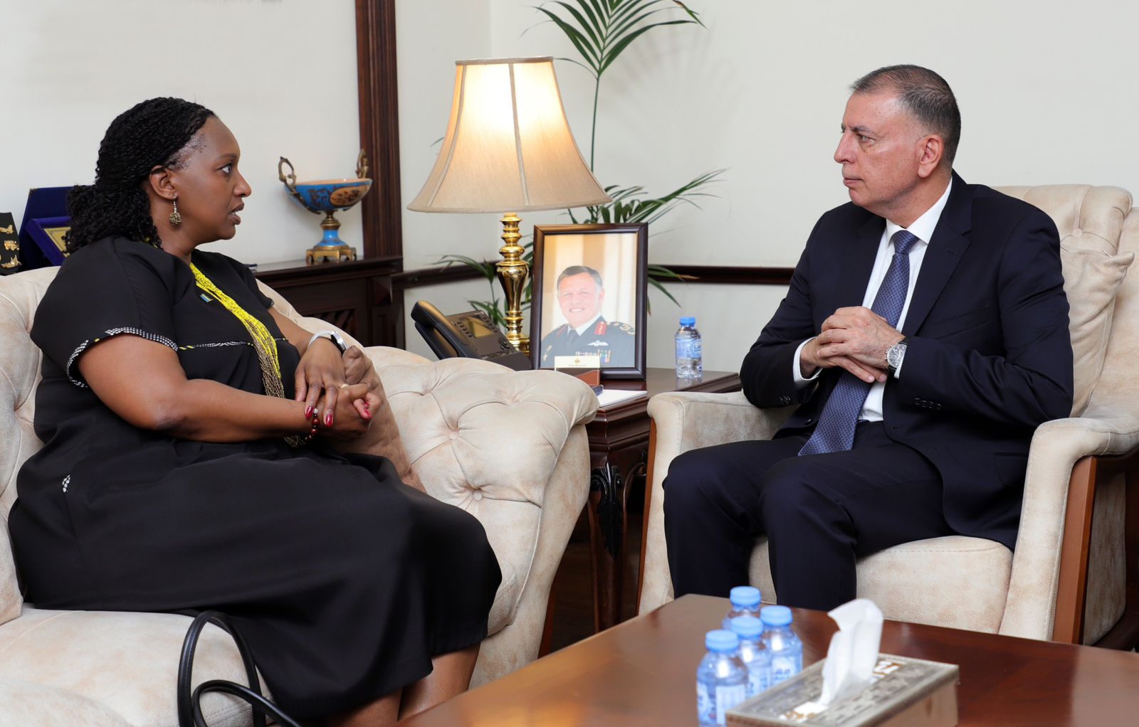 الفراية يلتقي سفيرة جمهورية رواندا لدى المملكة