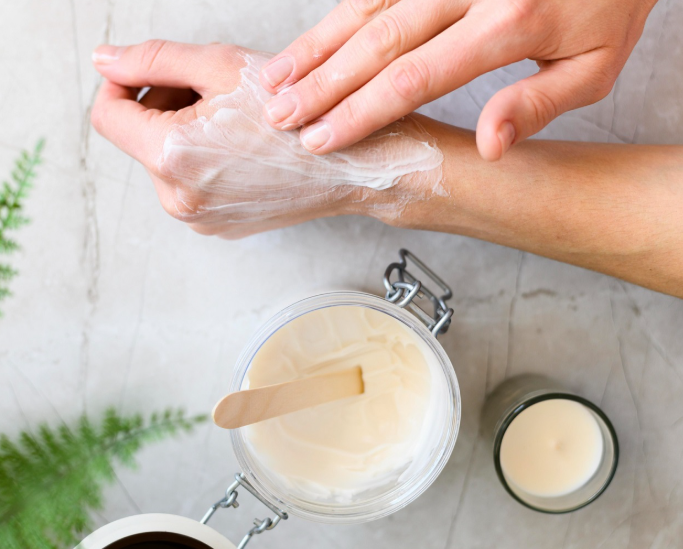 كيف تحافظين على نعومة وجمال يديك في رمضان؟