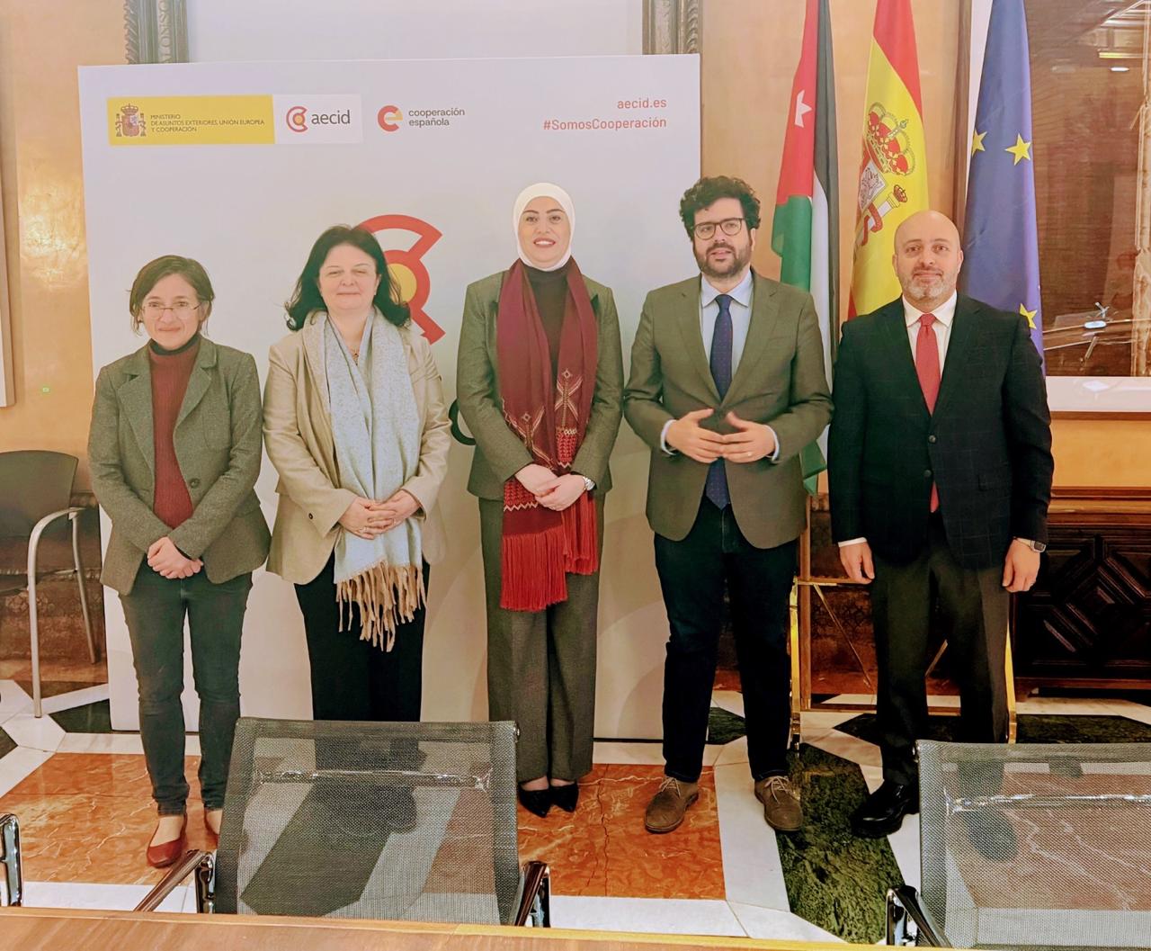 بني مصطفى تلتقي مدير الوكالة الإسبانية للتعاون الدولي من أجل التنمية