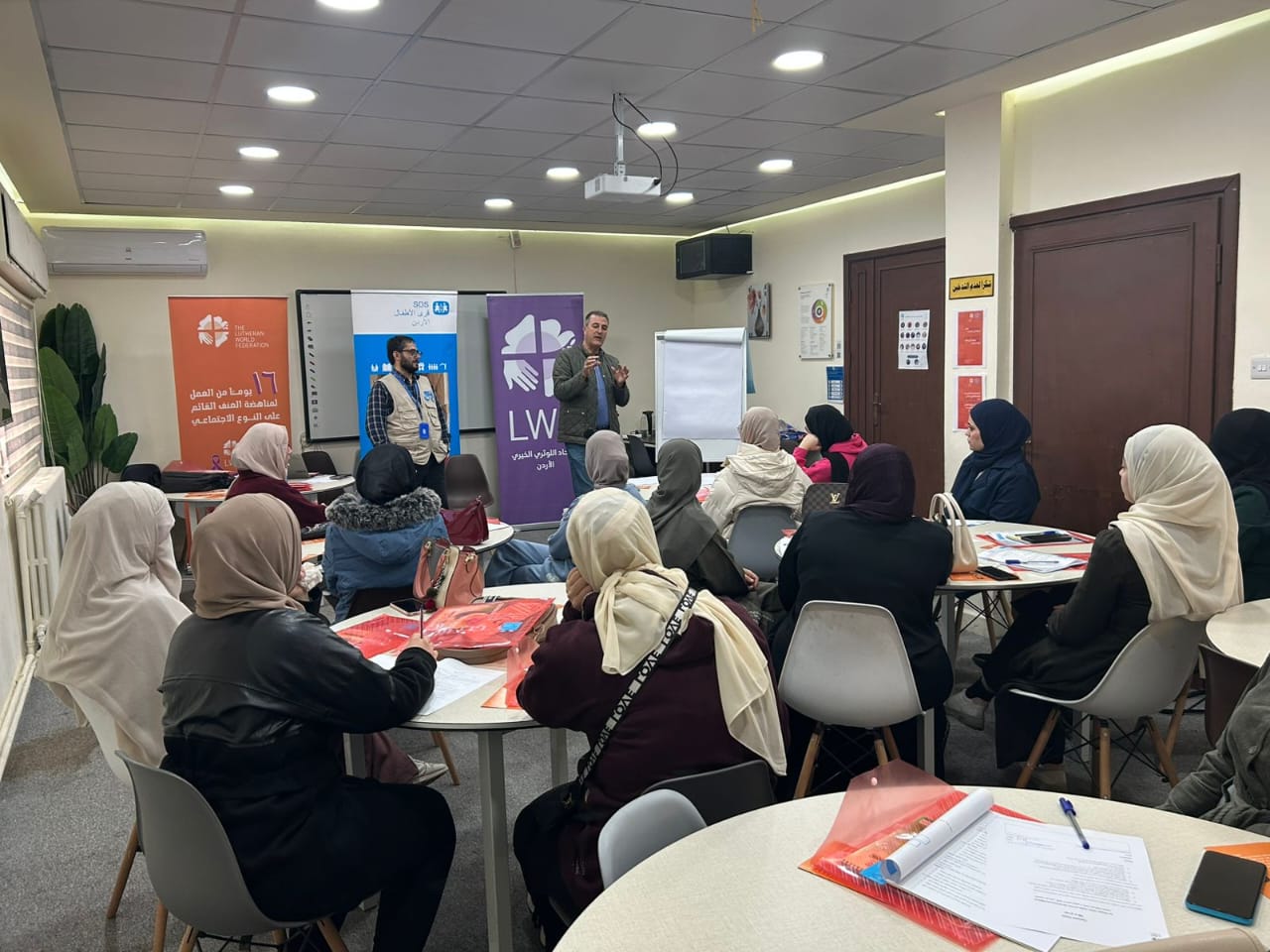 20 شابة سورية يختمن برنامج العائدات: قرار وقوة