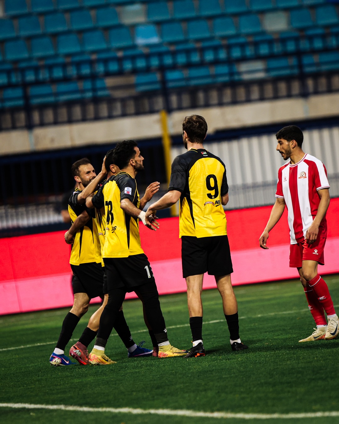 الجولة 14 من الدوري تنتهي باعتلاء الحسين لصدارة الترتيب
