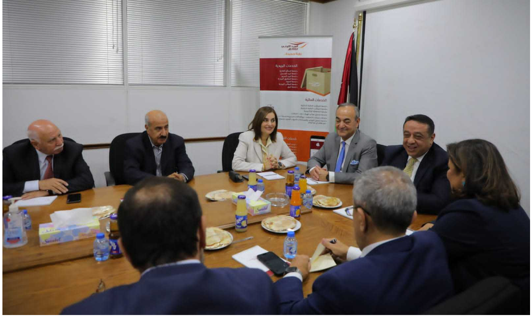 لجنة السياحة بمجلس الأعيان تزور شركة البريد الأردني 