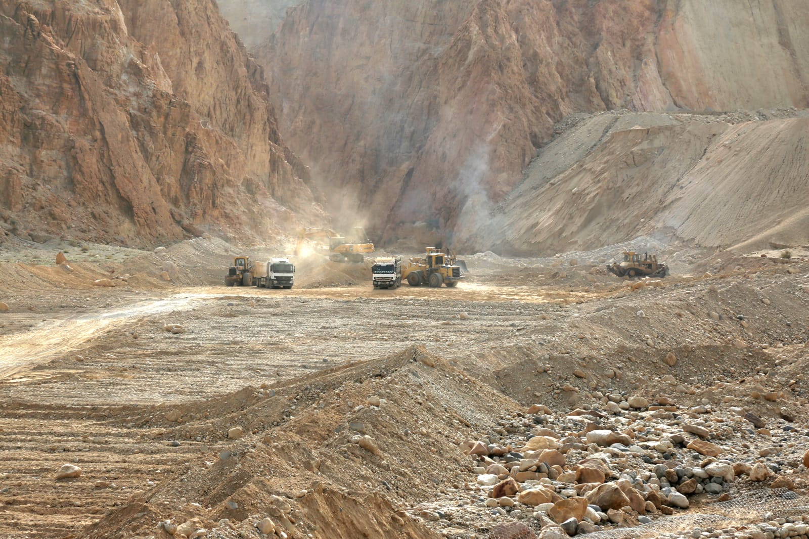 الأشغال: إنجاز معالجات هندسية لـ 52 موقعا تضررت من السيول 