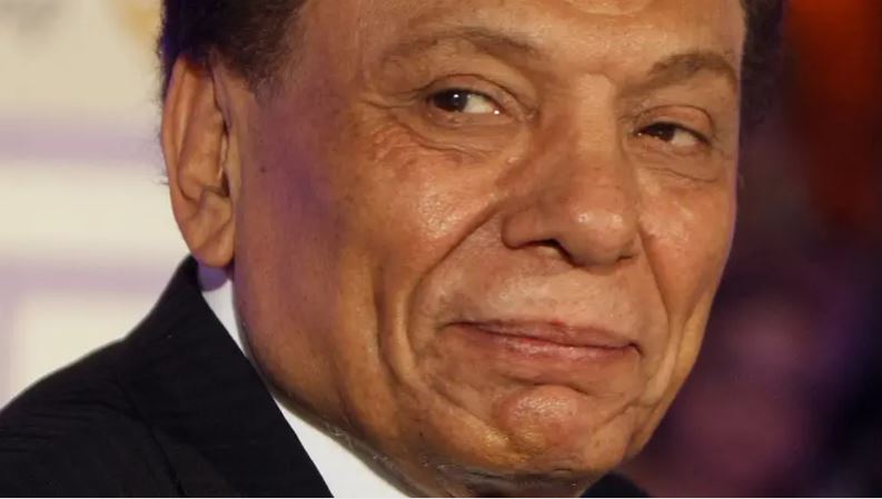 أنباء عن تدهور الحالة الصحية لعادل إمام ..  والنقيب يوضح