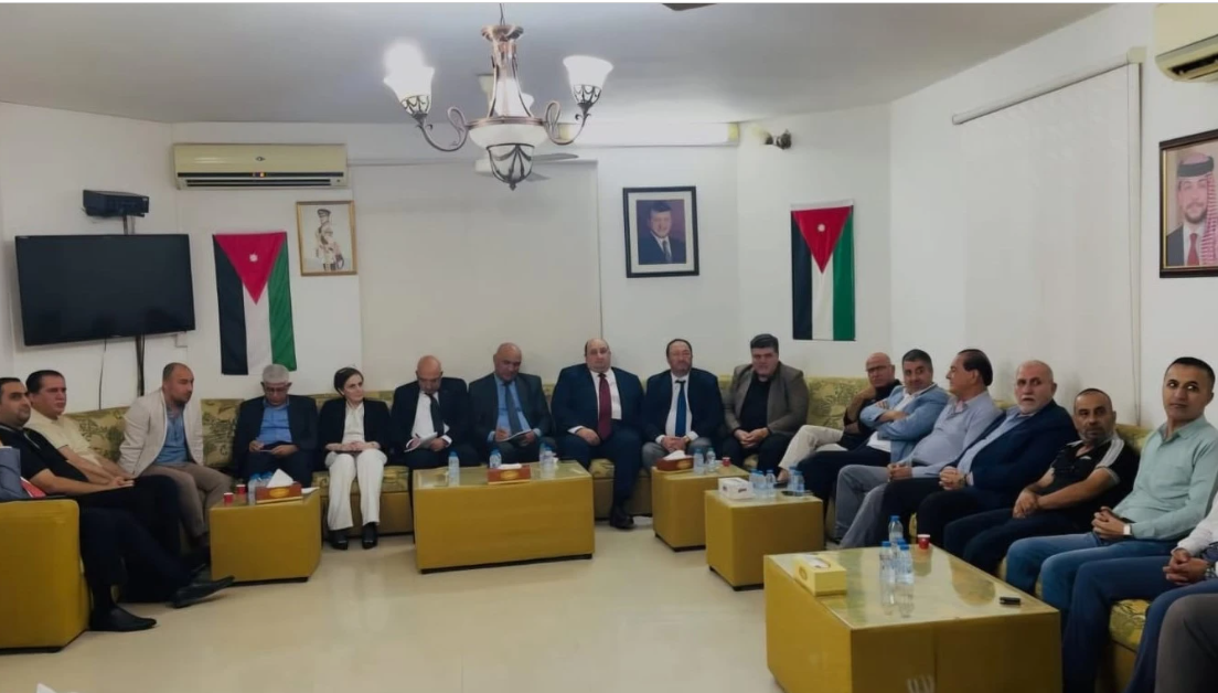وفد لوزارة التربية يلتقي أبناء الجالية الأردنية في سلطنة عمان