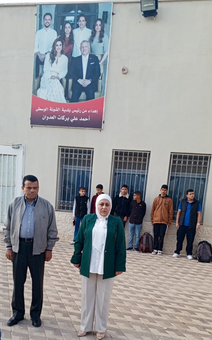 العدوان تتفقد سير العملية التعليمية في مدرسة الجوفة الثانوية للبنين