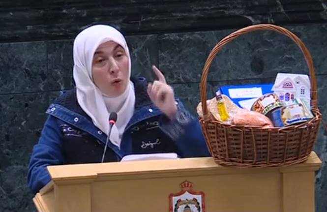 طهبوب تسأل الحكومة عن المسنين بلا مصادر دخل ..  هل سيخصص لهم رواتب؟