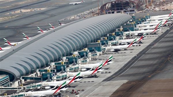 مطارات دبي تحول مسار رحلات وتلغي أخرى بسبب الحالة الجوية