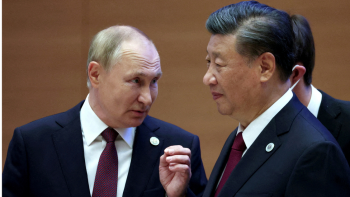 روسيا تتهم الولايات المتحدة باستخدام العقوبات لكبح النمو الصيني