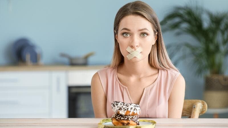 ماذا سيحدث لجسمك  عند توقفك عن تناول الوجبات السريعة