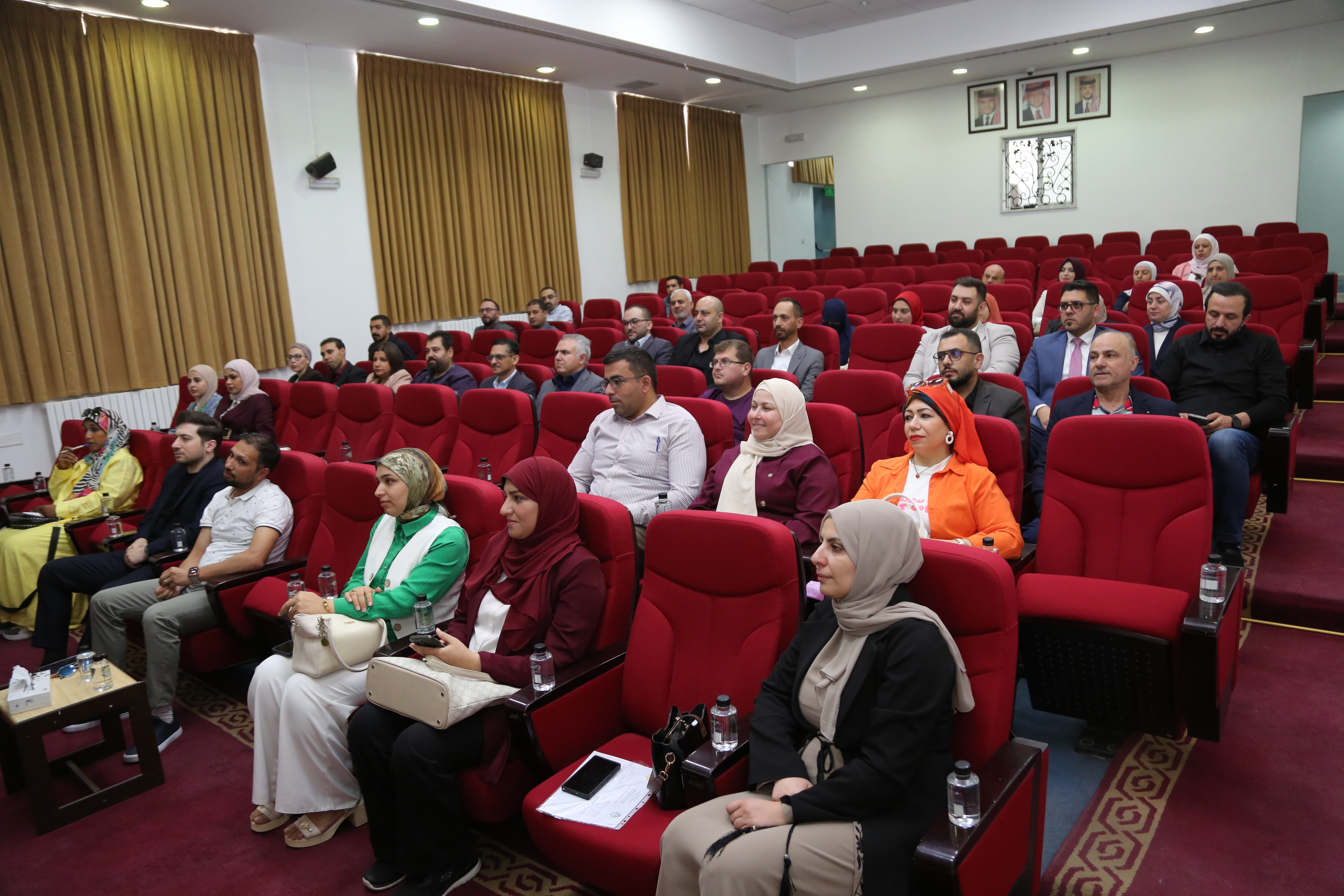 جامعة الزيتونة الأردنية تختتم دورة تدريبية لأعضاء الهيئة التدريسية الجدد حول تطبيقات نظام الجودة