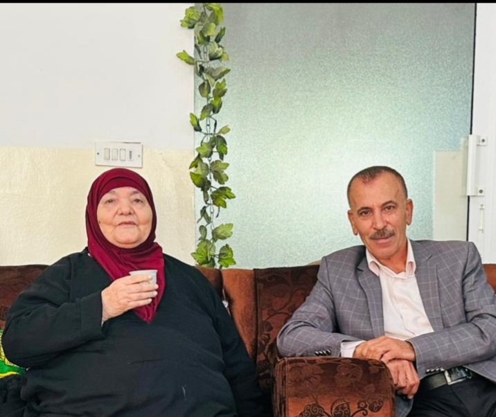 شيخةُ البلد في صمد، أمّ عبد الله: عيدكم مبارك
