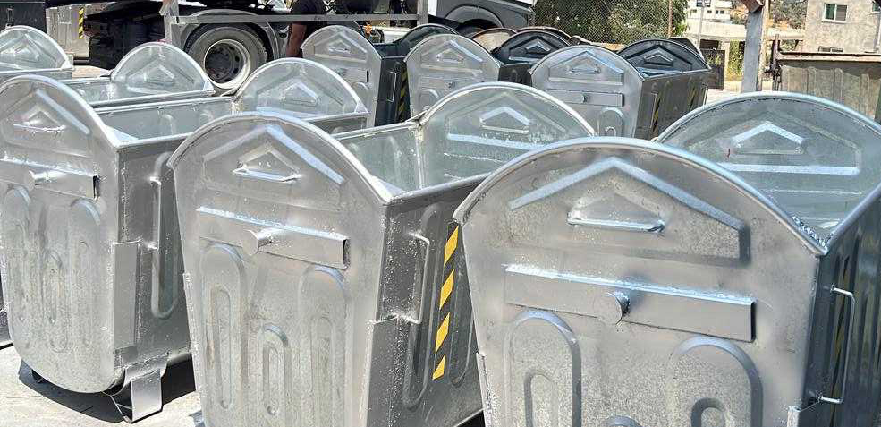 بلدية إربد الكبرى تشتري 2000 حاوية معدنية 