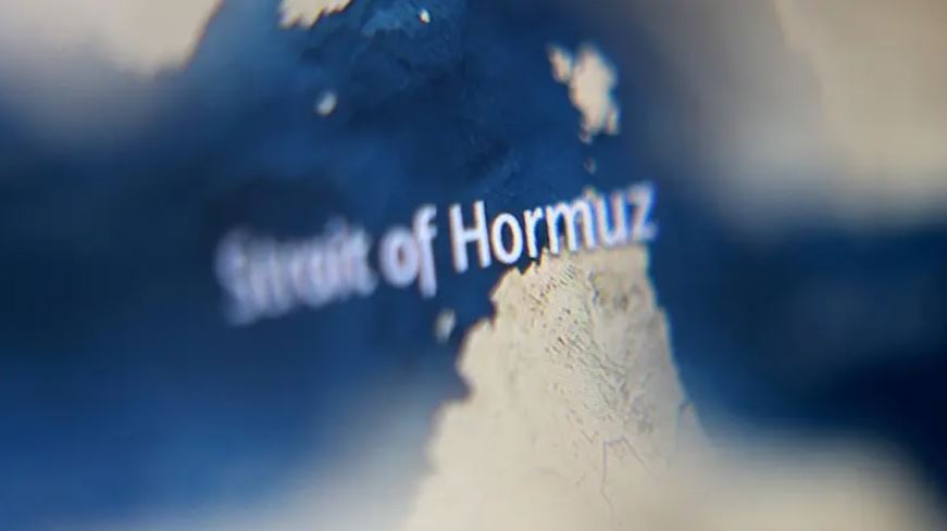 قبل ساعات من انتهاء المهلة ..  مجلس الأمن يصوّت على تأمين مضيق هرمز