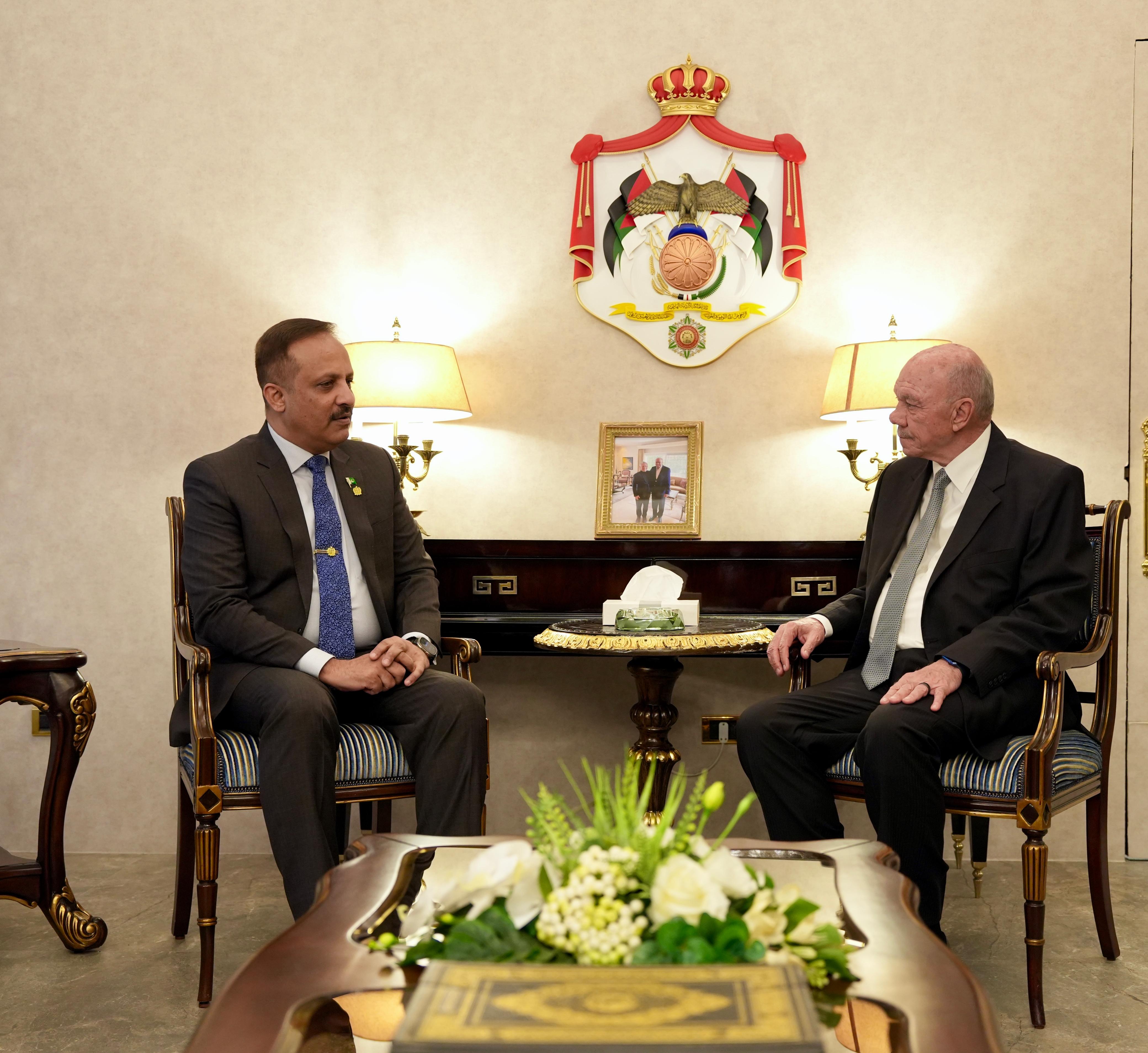 رئيس مجلس الاعيان يلتقي السفير الباكستاني لدى المملكة