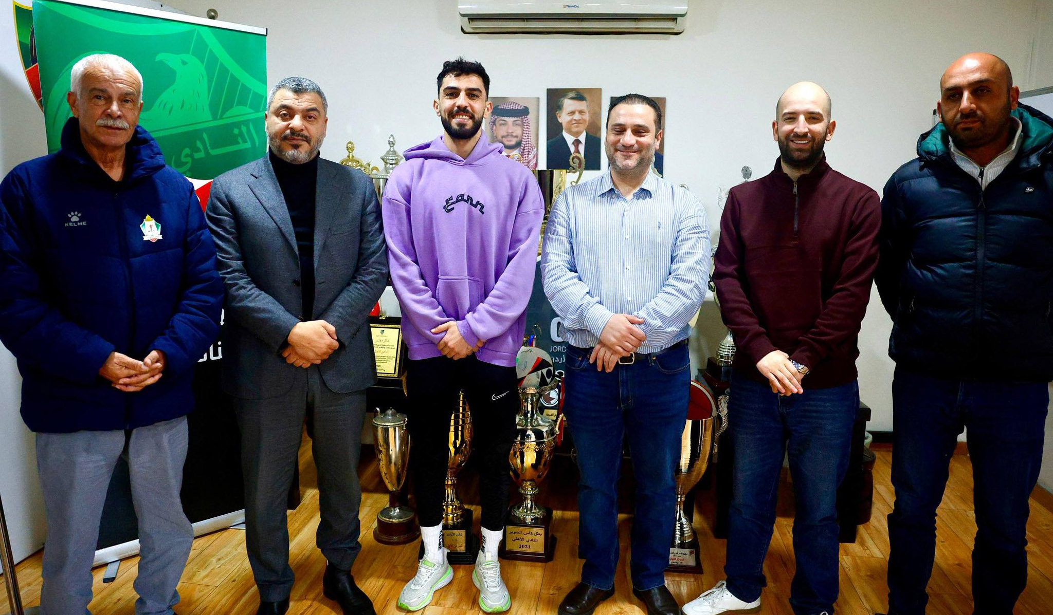 الوحدات يتعاقد رسميا مع اللاعب عبدالله عوض 