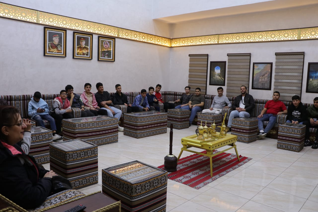 مركز شباب وشابات الصريح ينظم معسكر “سيرة وطن – رحلة هوية” في العقبة