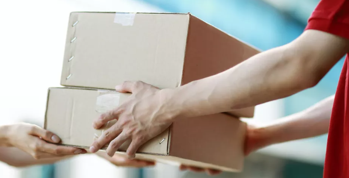 ضريبة مبيعات 16% على طرود بريدية تدخل حيز التنفيذ 