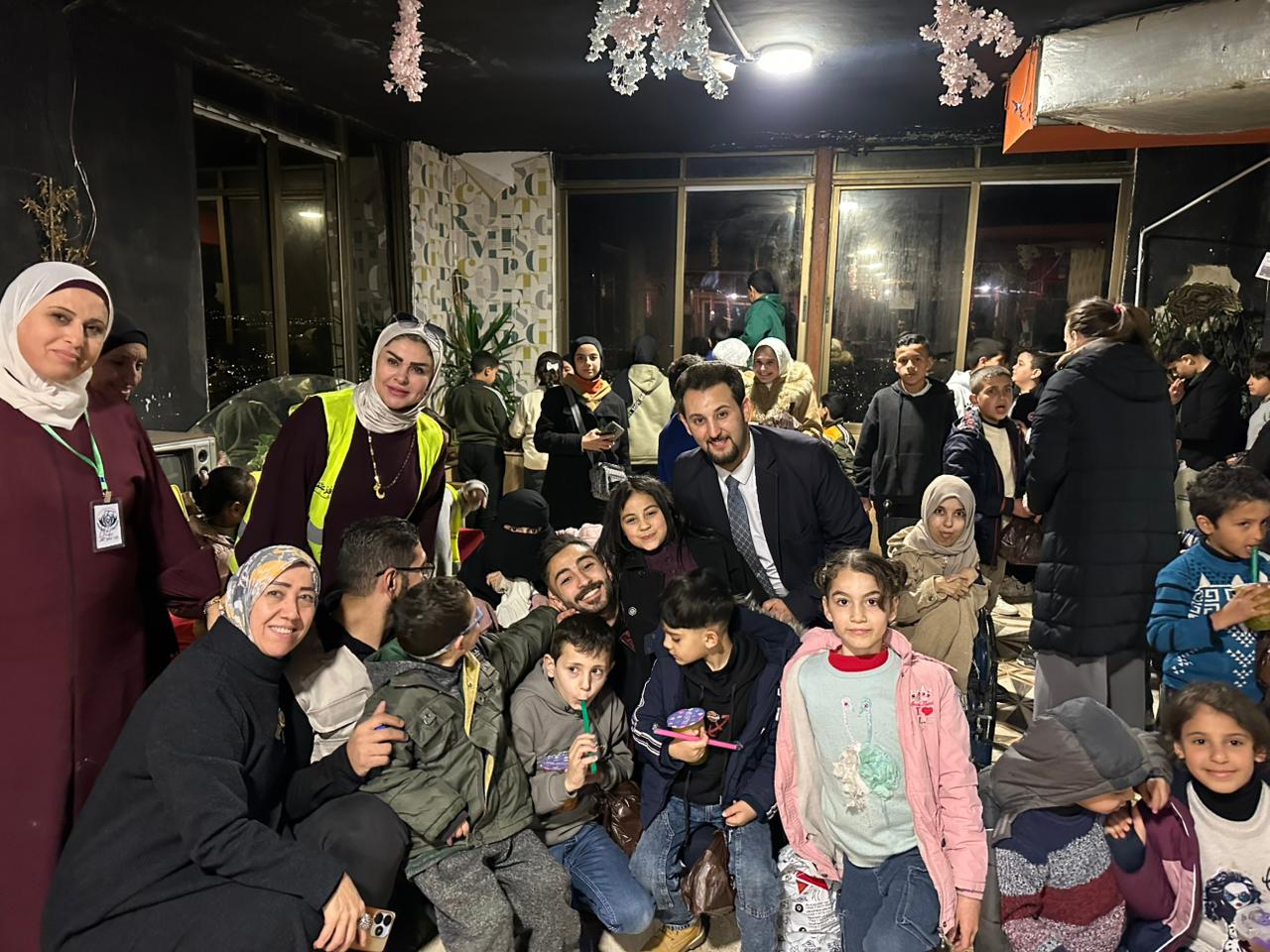 إفطار خيري للأيتام بمشاركة مؤسسات شبابية وجمعيات خيرية