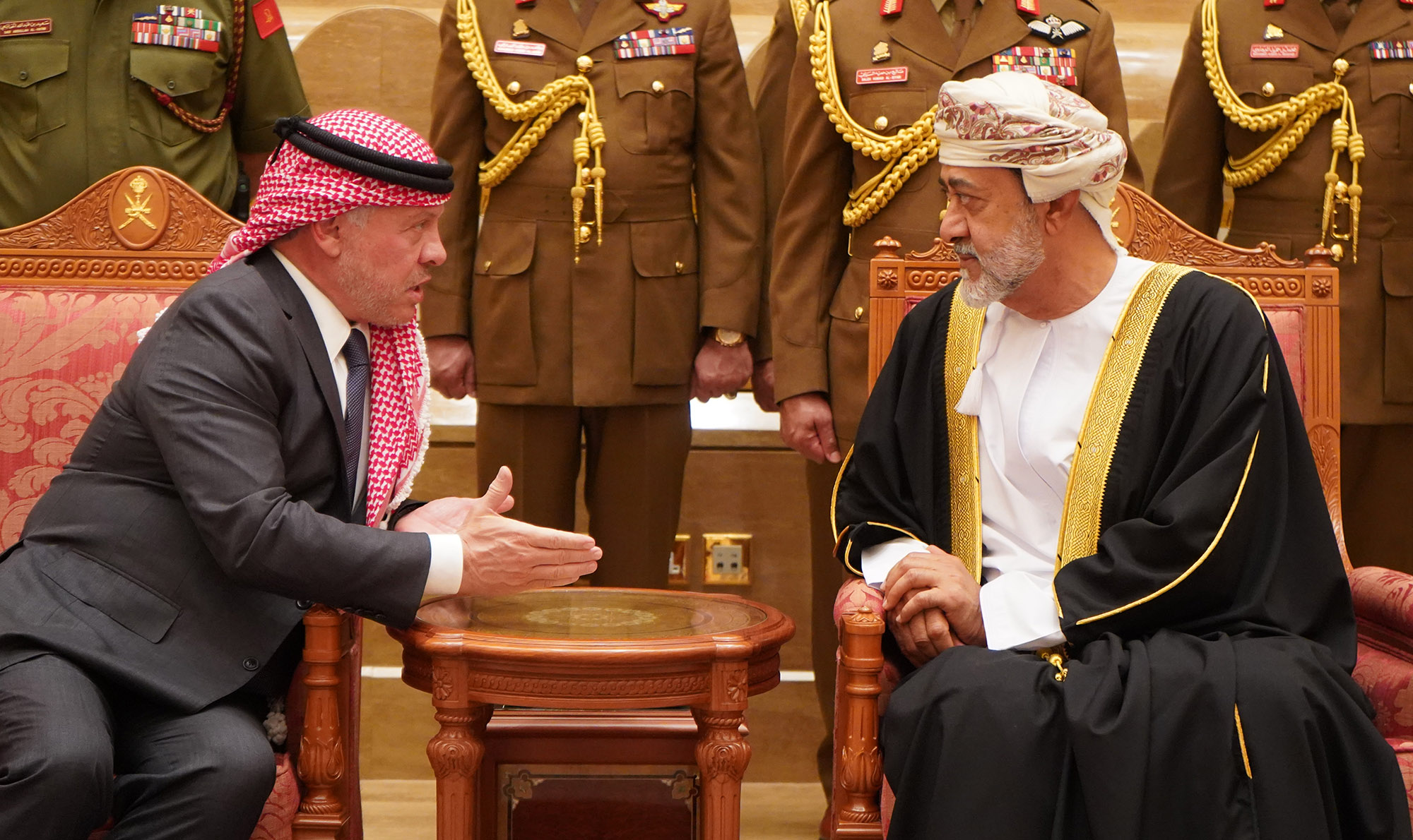 الملك وسلطان عمان: ضرورة تحرك المجتمع الدولي لوقف الكارثة في غزة 