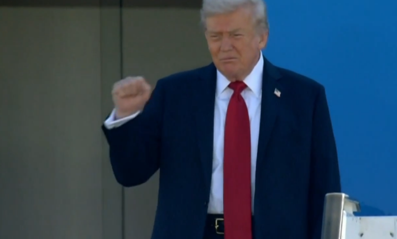 ترامب ينطلق نحو دافوس بعد تغيير الطائرة إثر عطل 