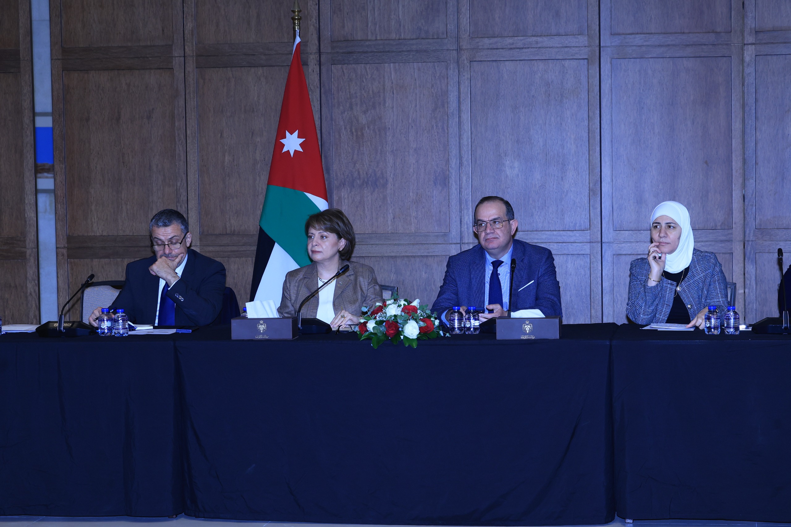 رئاسة الوزراء تعقد جلسة حول الذكاء الاصطناعي في تطوير الإدارة الحكومية