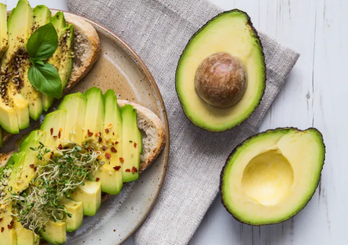 تناول الأفوكادو مساء ..  لدعم النوم والهضم