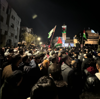لليوم الثالث على التوالي ..  أردنيون يحتشدون قرب سفارة الاحتلال