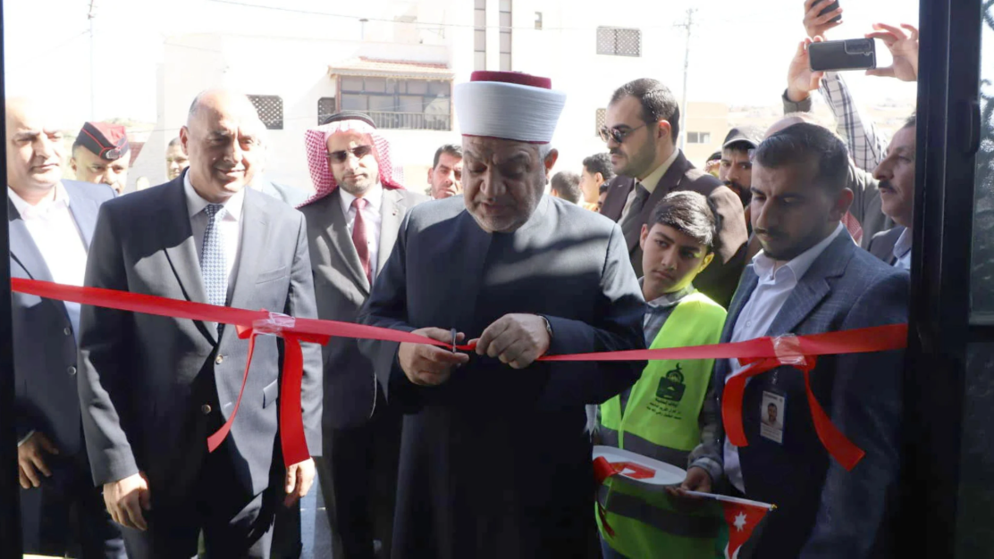 وزير الأوقاف يفتتح مسجد الحنانة الكبير في الطفيلة