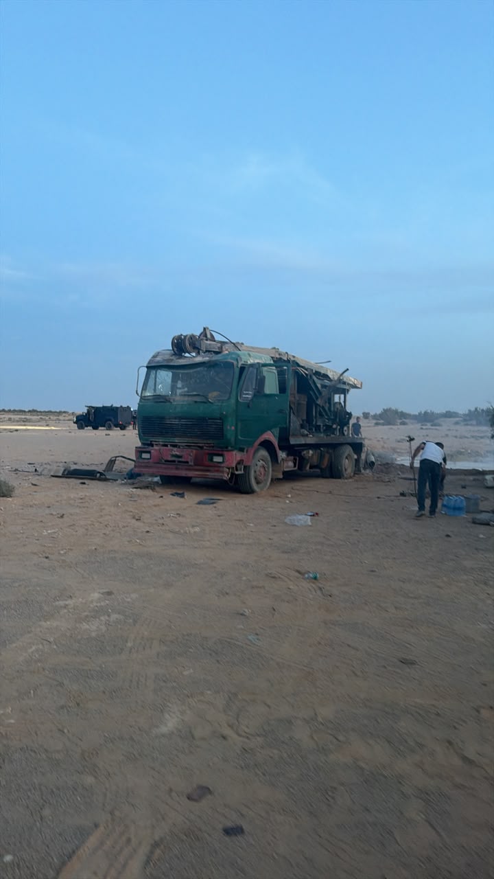 المياه: ضبط حفارة أثناء حفر بئر مخالفة في الجفر 
