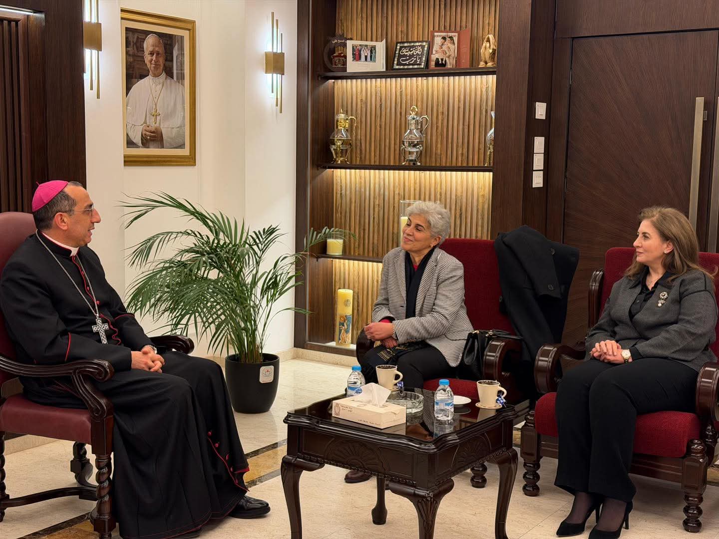 السفيرة التونسية تبحث مع المطران الطوال توسيع آفاق الشراكة