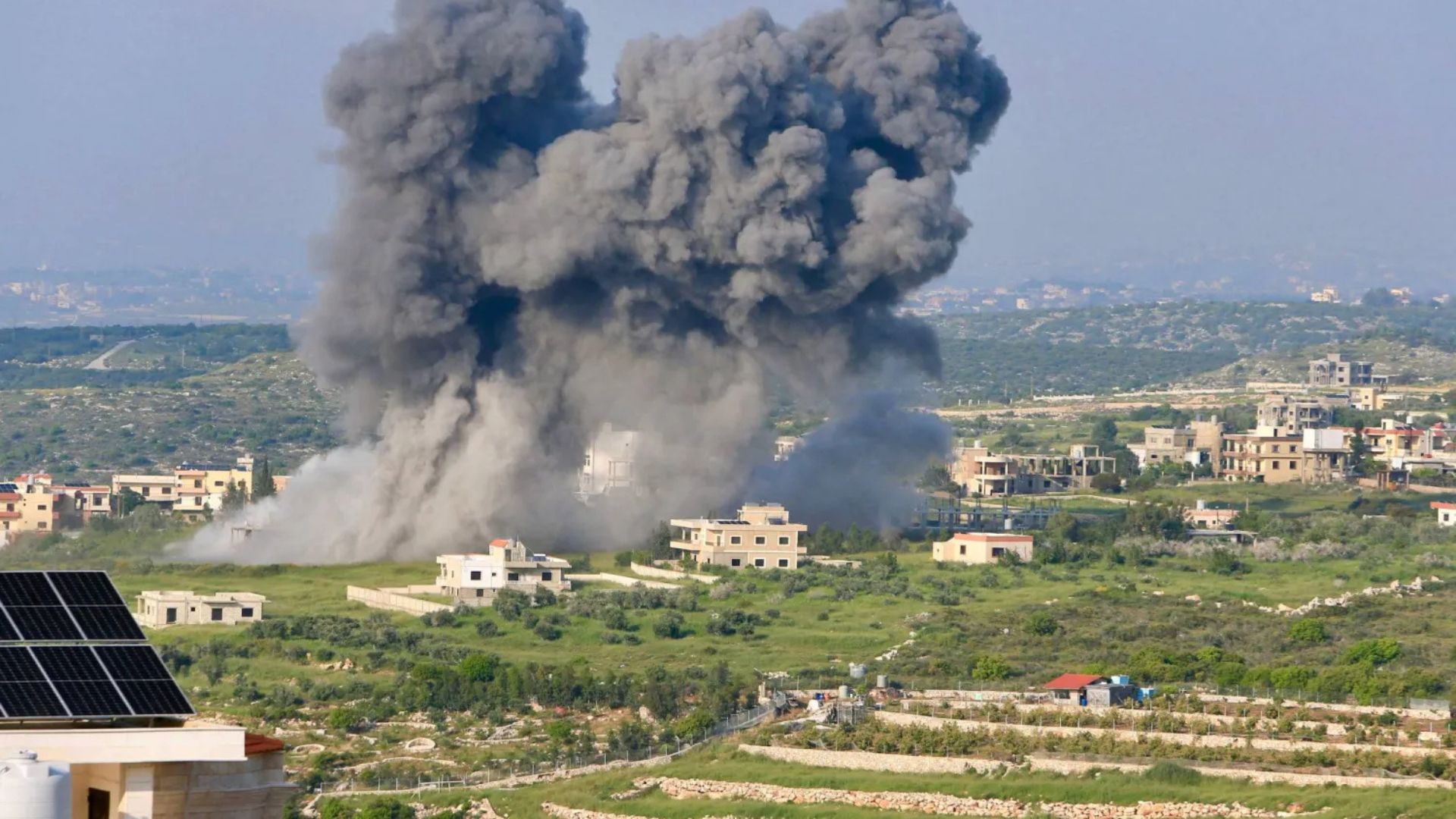 3 شهداء وجريح في غارات إسرائيلية على جنوب لبنان