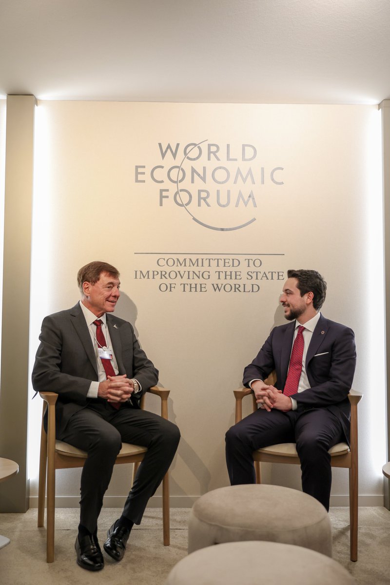 ولي العهد يلتقي المدير التنفيذي لشركة إمبراير لصناعة الطائرات