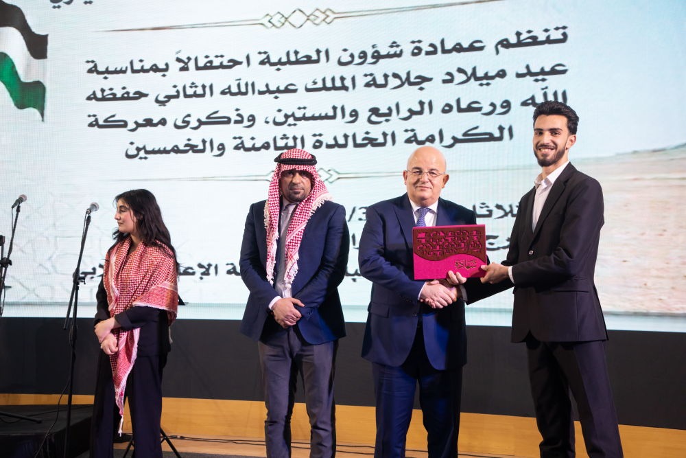 الهاشمية وهي تؤكد ثوابت عطاء الوطن في احتفالها