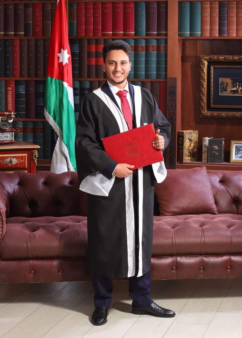 احمد ناصر ابو البرك ..  مبارك التخرج