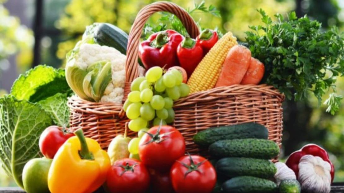 أسعار الخضار والفواكه في السوق المركزي الاثنين